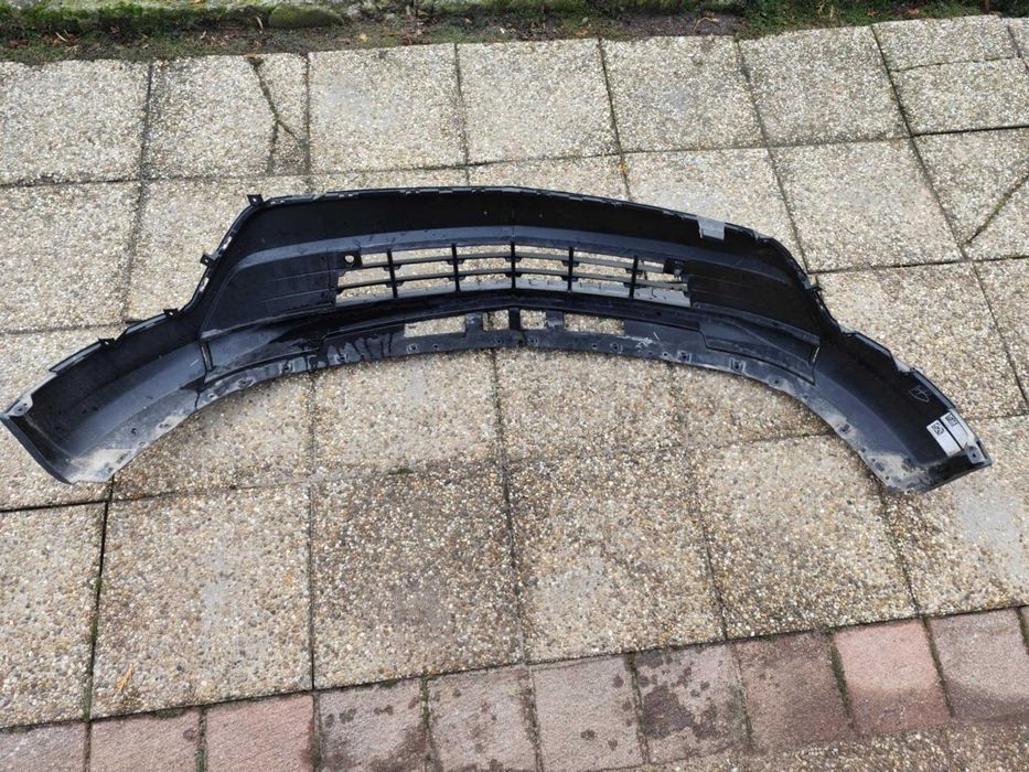 Cadillac XT4 dolna część zderzaka przedniego dokładka