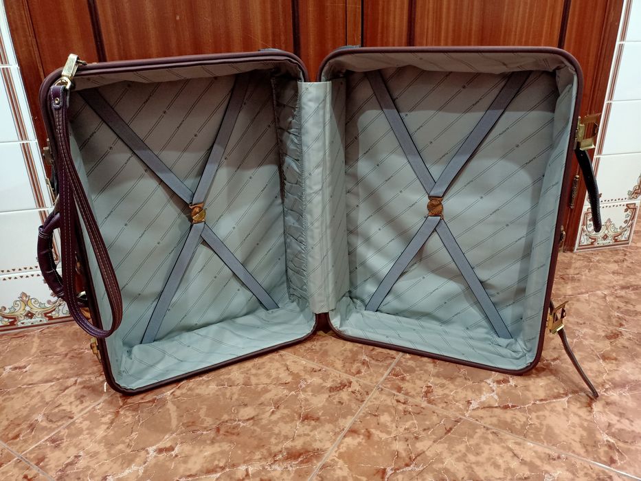 Mala malas de porão até 23 kg viagem casa quarto apartamento vivenda.