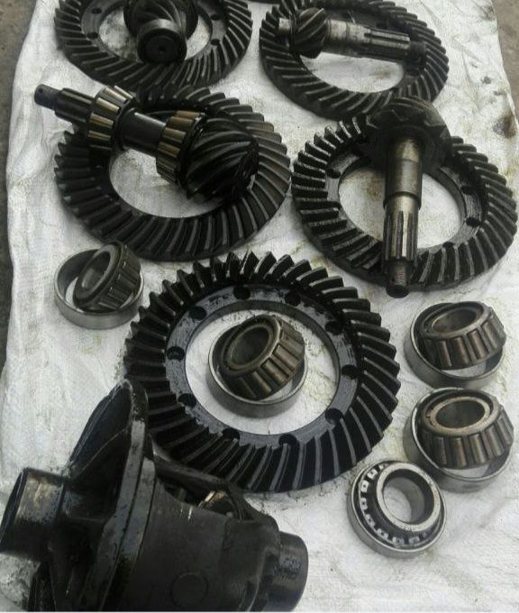 Шрусы,шпильки,гайки Уаз,шайбы,пары,втулки шкворня,флянцы,ключи ступиц