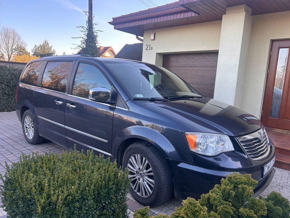 Lancia Voyager Lancia Voyager 2.8 CRD 178KM | 7 Osób | Krajowy VAN | PLATINUM