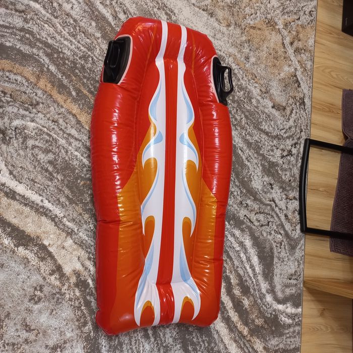 Детский  надувной  матрас с ручками