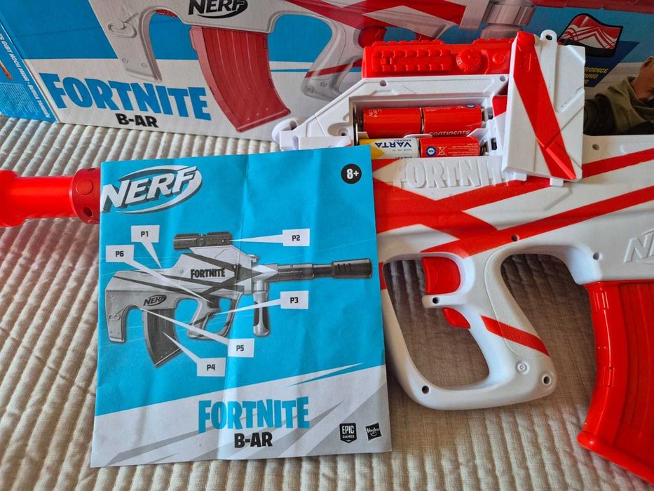 Pistola NERF Fortnite B-AR carregador 10 dardos