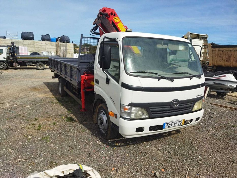 camiao grua toyota basculante