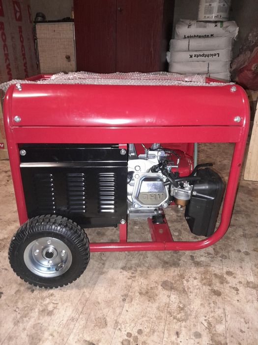 Nowy agregat  pradotworczy spalinowy  z silnikiem  Briggs &  Stratton  220V/230V   380V/400V SILOWY