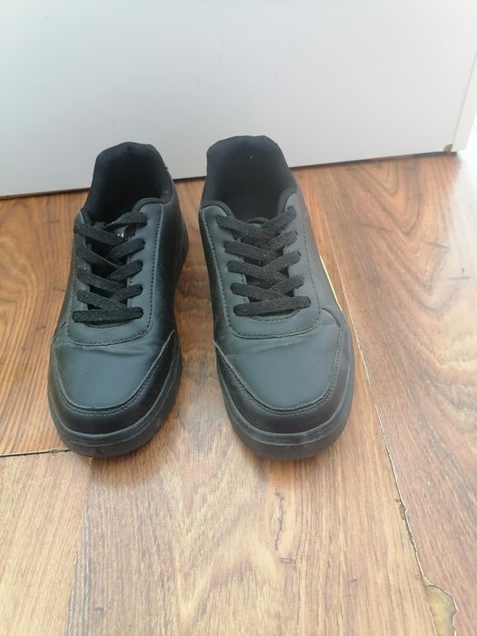 Buty sportowe damskie
