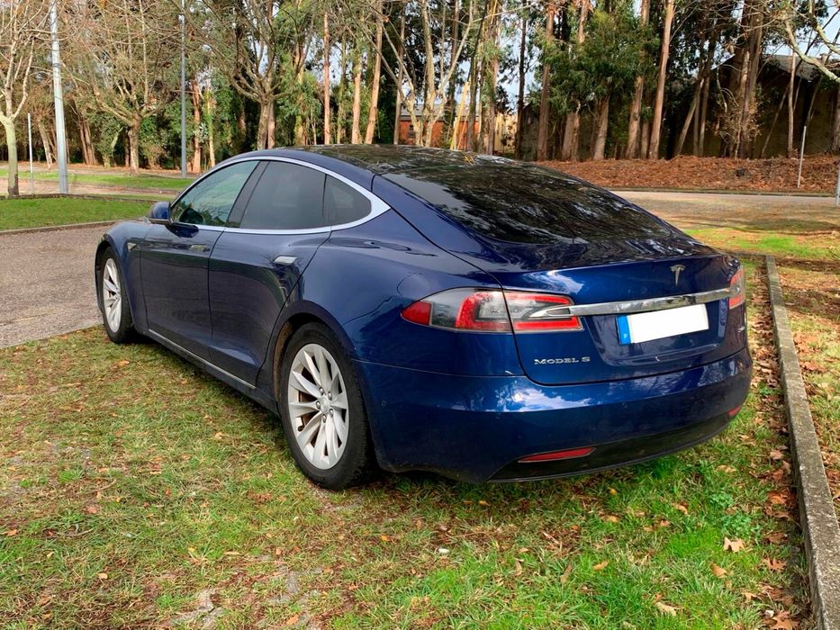 Tesla Model S 90D