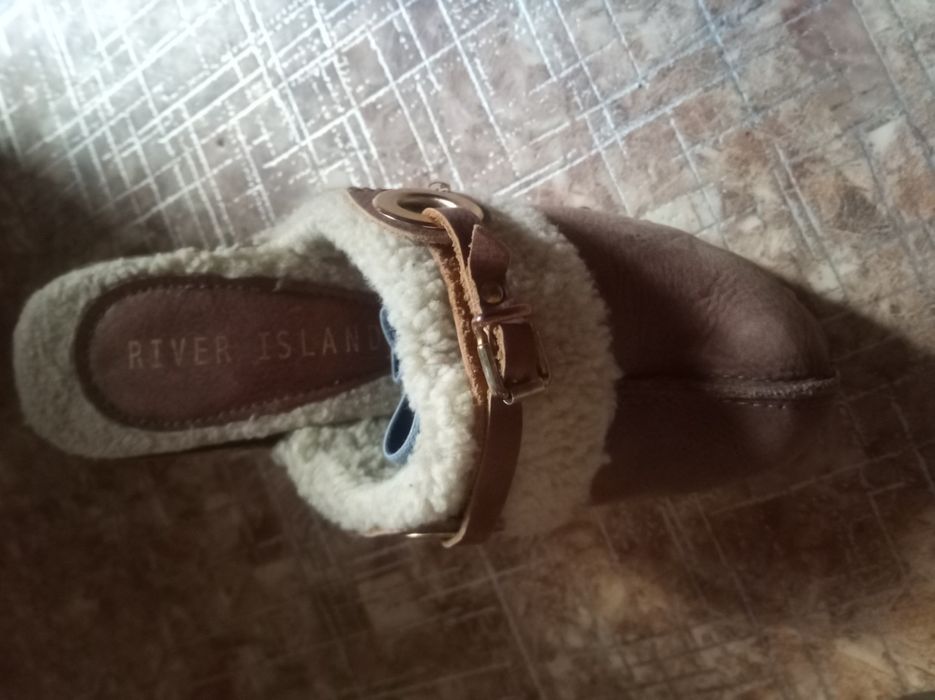 Капці зимові River Island на підборах