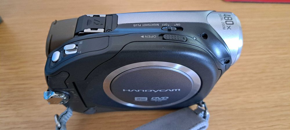 Sony Handycam DVD203E