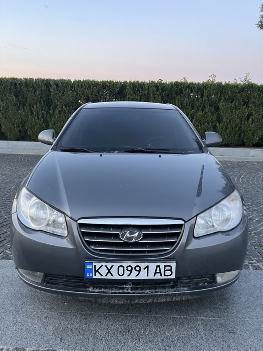 Hyundai Elantra  1.6бенз