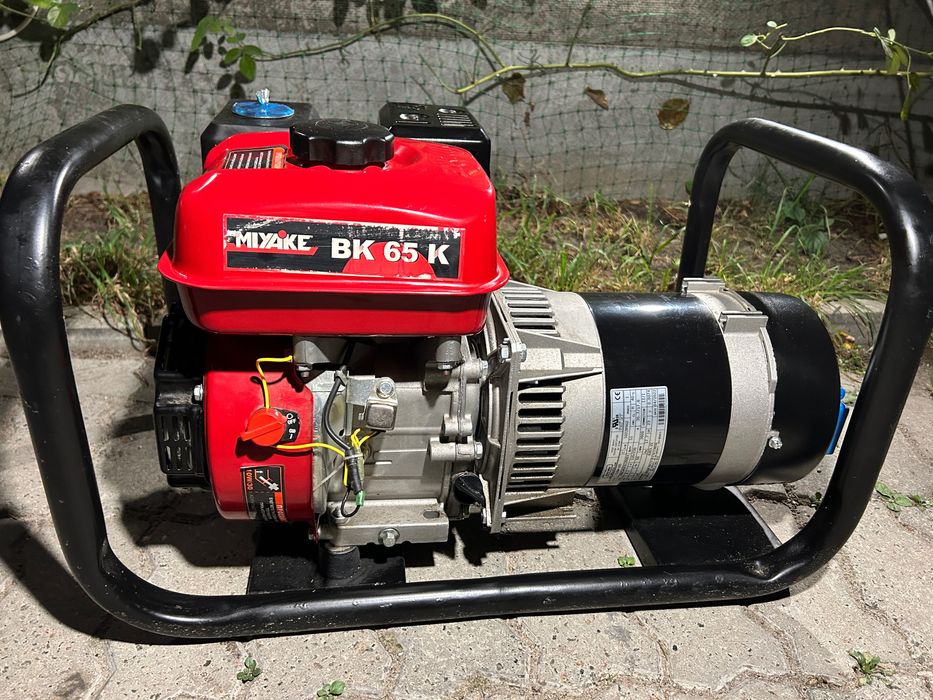 Однофазний бензиновий генератор MIYAKE BK 65 K 4,1 кВт (бу)