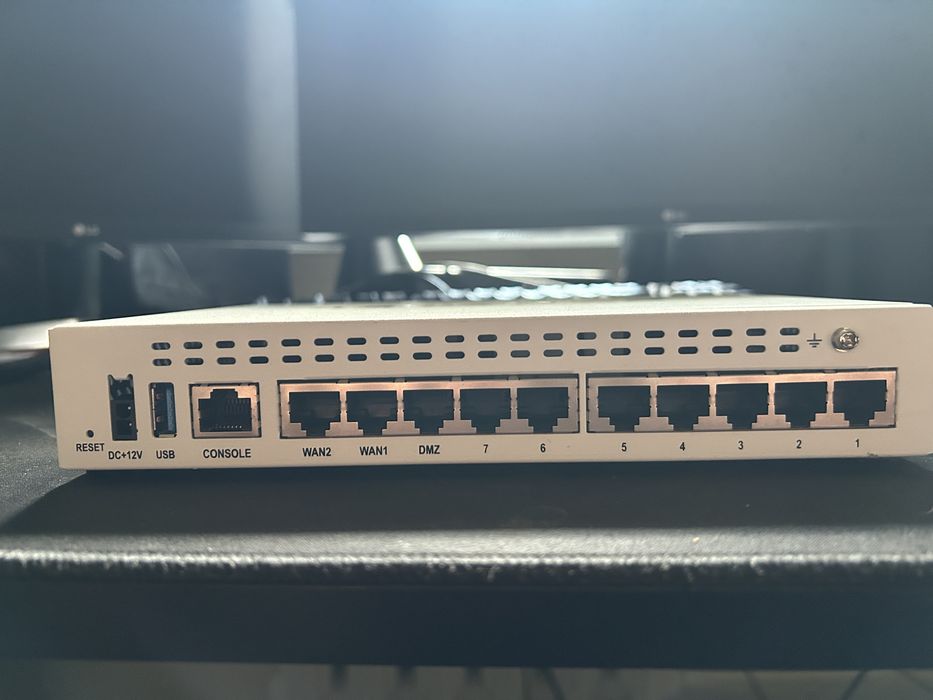 Fortinet FortiGate 60E – firewall / router VPN + zasilacz i kabel