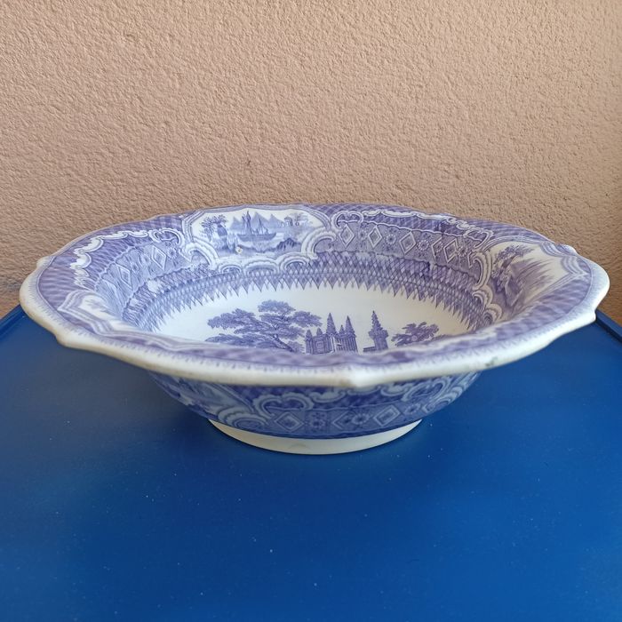 Bacia lavanda Fábrica de Louça Sacavém Vaquinhas 1862/85 cor Lilas