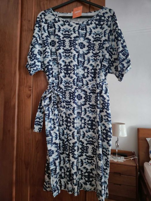 Vestido midi, novo com etiqueta