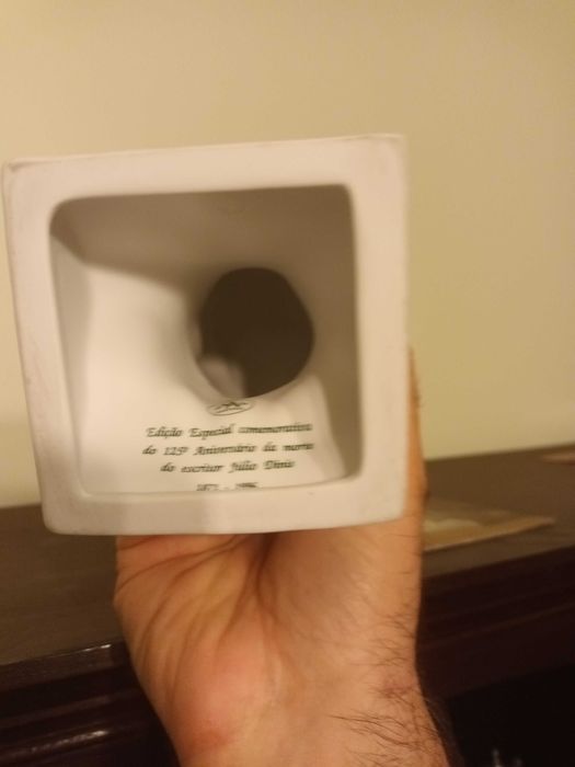 Bustos da Literatura Portuguesa - Vista Alegre