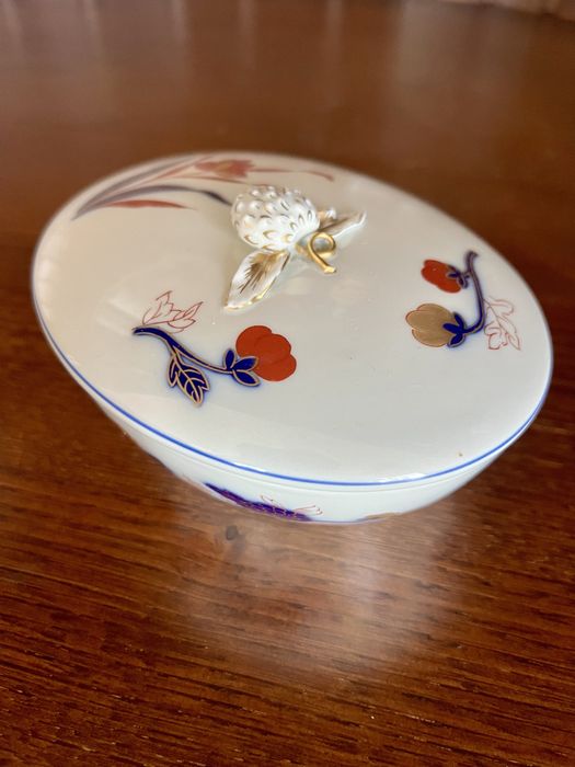 Caixa da vista alegre da Imari com tampa morango