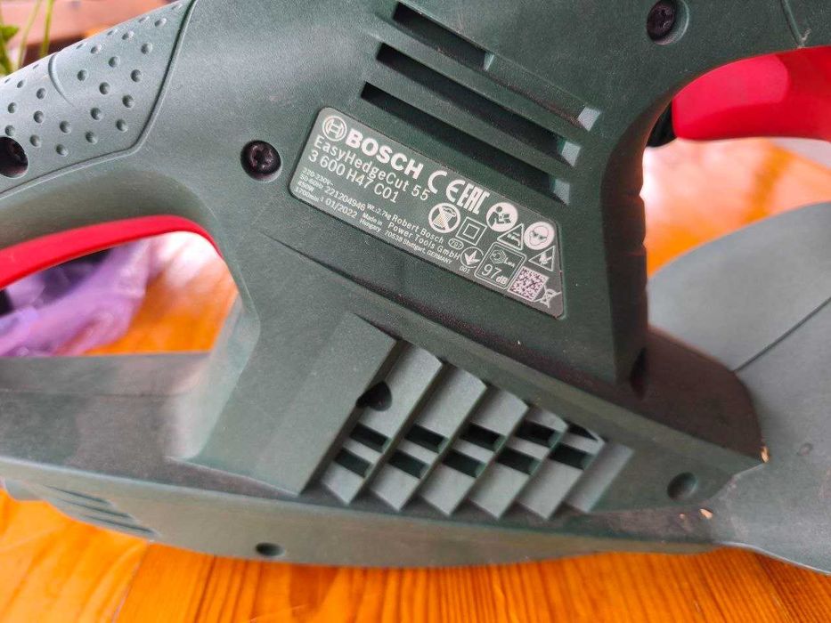 Електричний кущоріз Bosch EasyHedgeCut 55