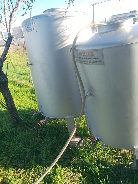 Cubas de inox e prencador do cardaço
