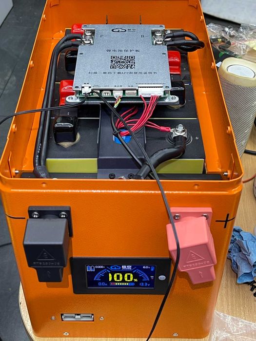 Інвертор+AVR+Батарея+Зарядний пристрій.