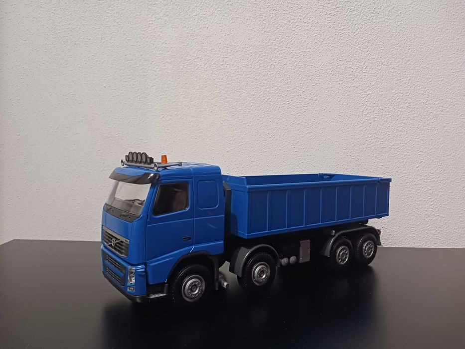 Camião emek 1/25