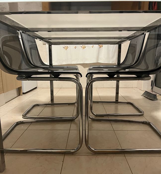 Cadeiras e mesa ikea