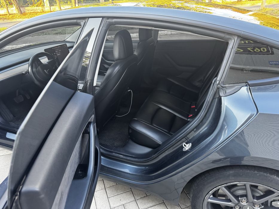 Продам TESLA 3 LONG RANGE 2018