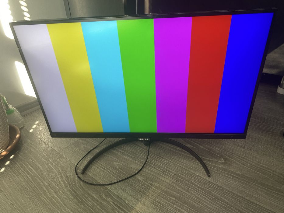 Monitor Philips 27” – sprawny, 4k UHD + adapter do statywu