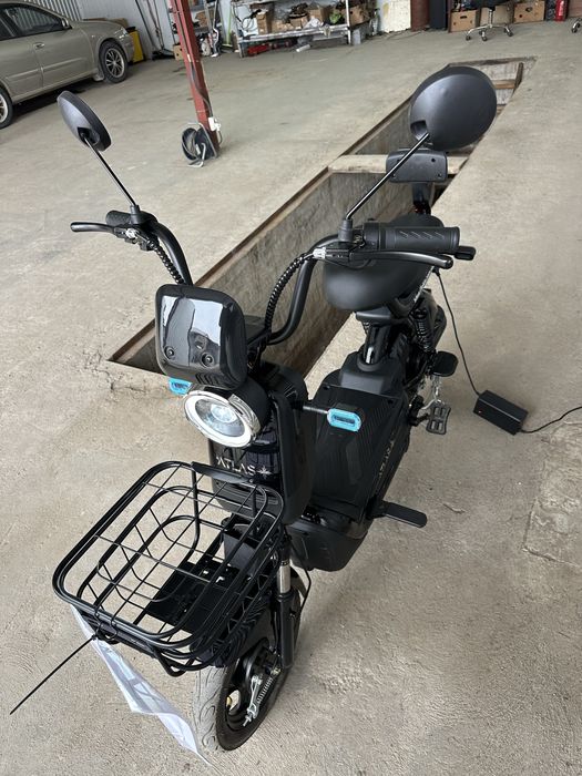 Продам  Електросамокат ATLAS Elegant Black новий