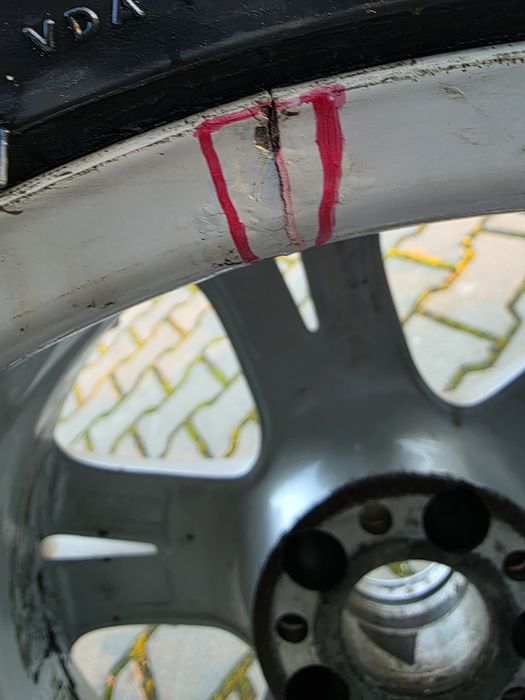 Felgi aluminiowe 17” 8J ET38 + opony Michelin – 5x112 (Mercedes W211)