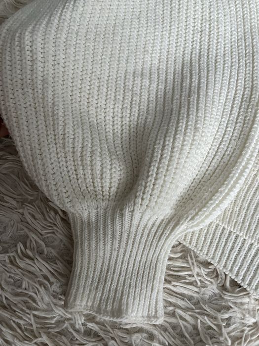 Світер молочний