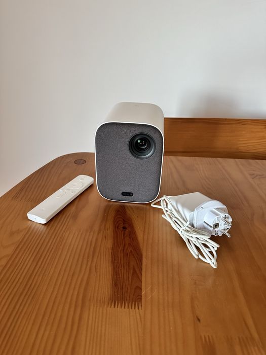Xiaomi Mi Smart Compact Projector