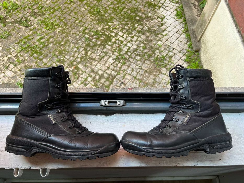 Botas Goretex 42 - militares