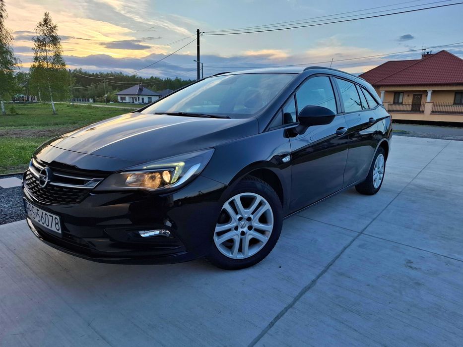 Opel Astra 2018 Bezwypadkowy Nowy rozrząd Bogata Wersja Navi Tempomat itp