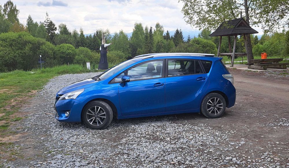 Toyota verso 1.8  benzyna + lpg, premium, 7 os.