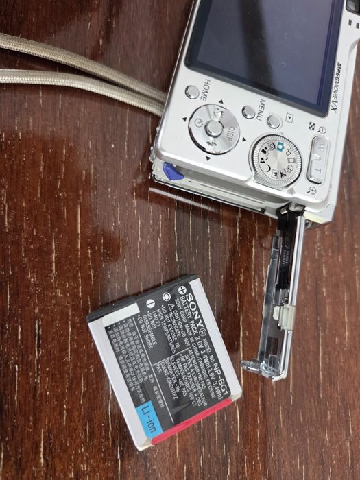 Máquina fotográfica Sony DSC -W80