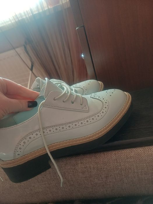 Туфлі  36 натур.лак жіночі