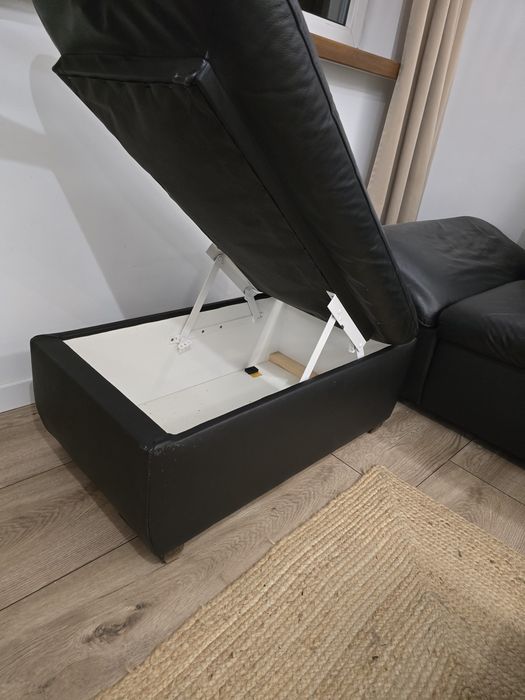 Skórzana sofa oraz pufa