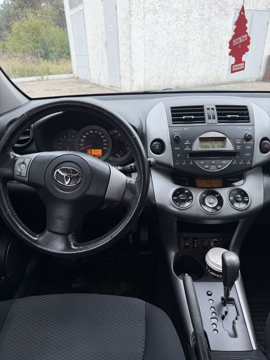 Toyota RAV4 автомат