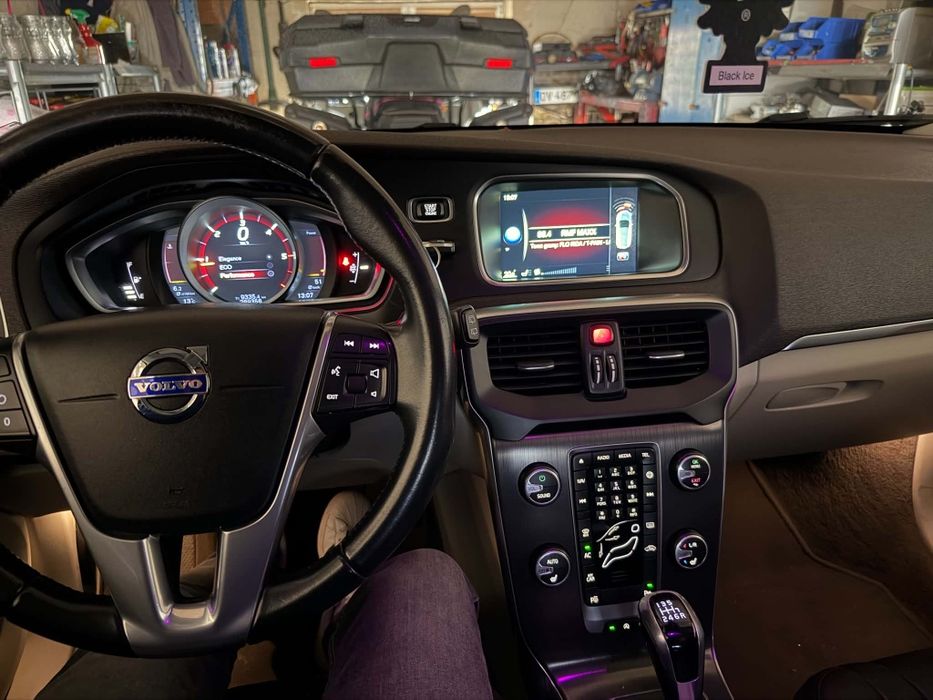Volvo v40 2015 2.0 150km