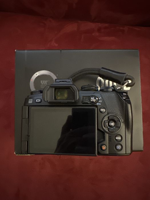 Olympus E-M1 Mk II com duas baterias
