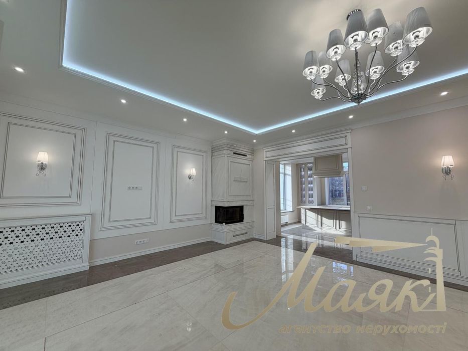 Продаж будинку площею 418,6 м² з виходом до води на ділянці 50 соток у КМ Dream Village, с. Лебедівка