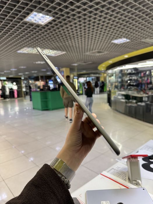 Apple iPad 8 10.2” Wi-Fi 32GB Space Gray • Стан 9/10 • Гарантія 1 рік • Trade-In