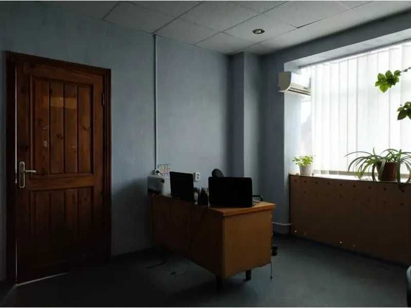 Продаж офісного приміщення 165.6 м² (85/100 часток) вул. Миру, 50