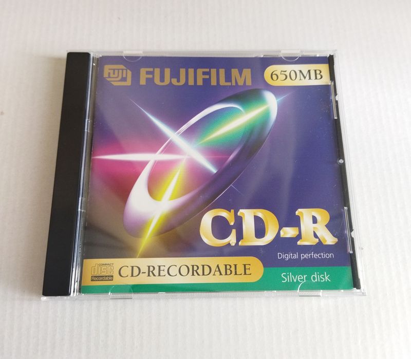 Диски чистые Fujifilm CD-R
