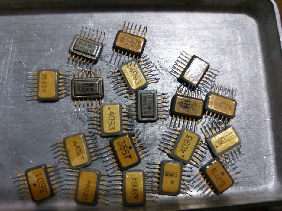 Купую Радіодеталі . Компьютерні плати . Позалочені часи та інше .