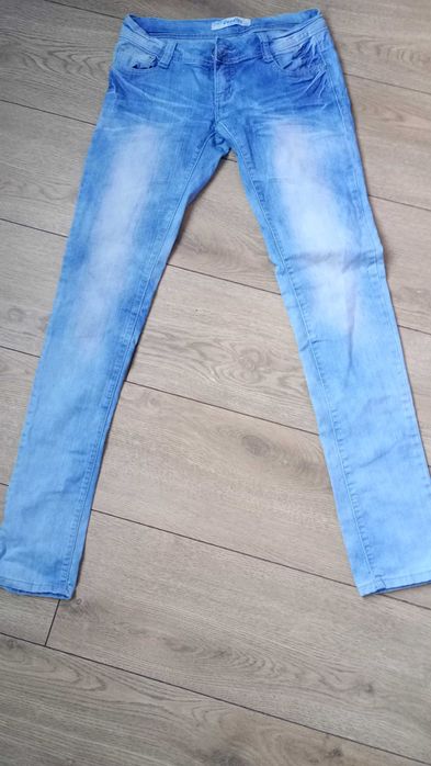 Sprzedam Jeansy 38