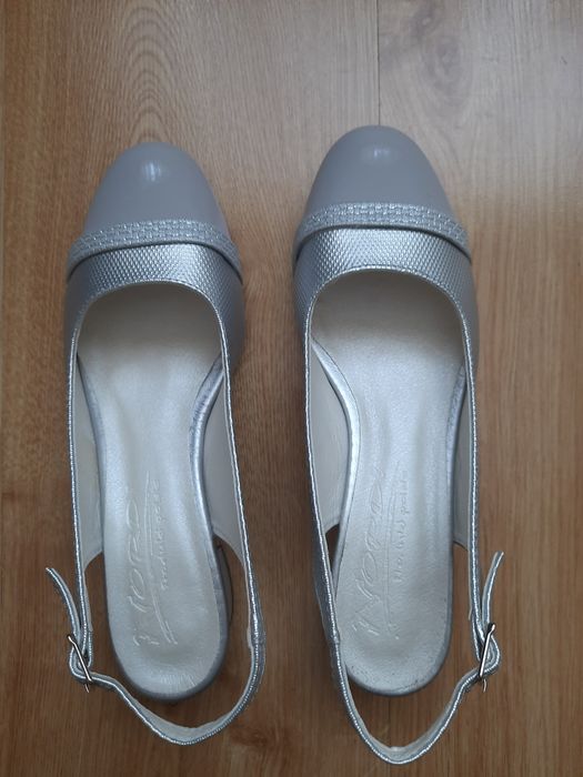 Sandały damskie typu slingback z odkrytą piętą