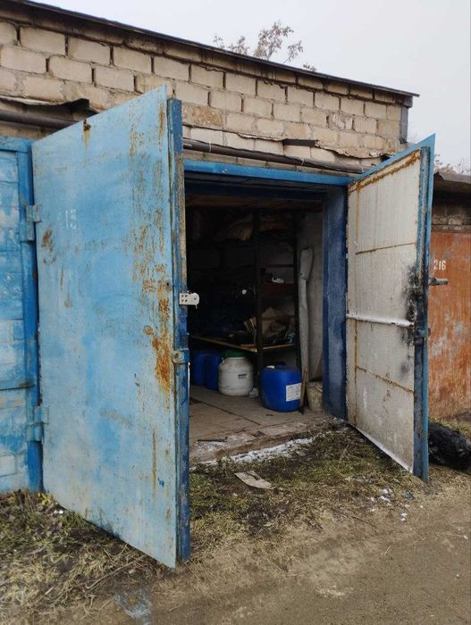 Продам капитальный охраняемый гараж в центре города