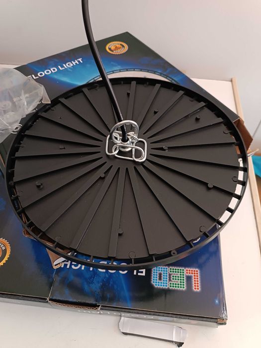 Projetor de 200W led 3000K de teto