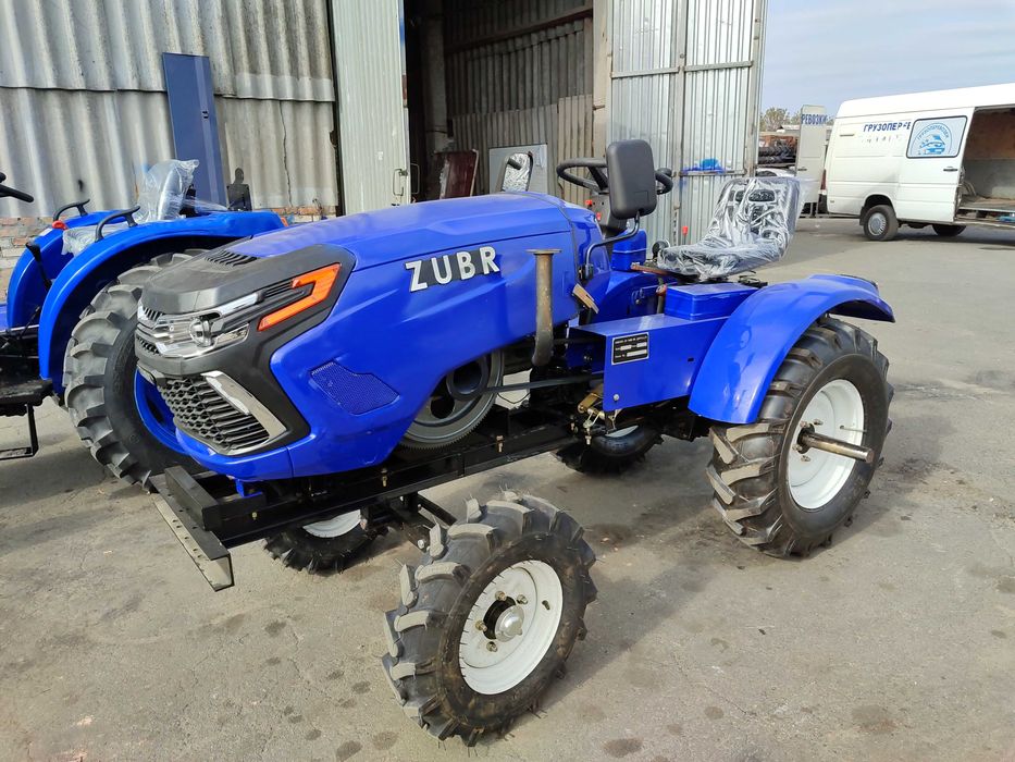Трактор Зубр Т250 фреза и плуг в подарок