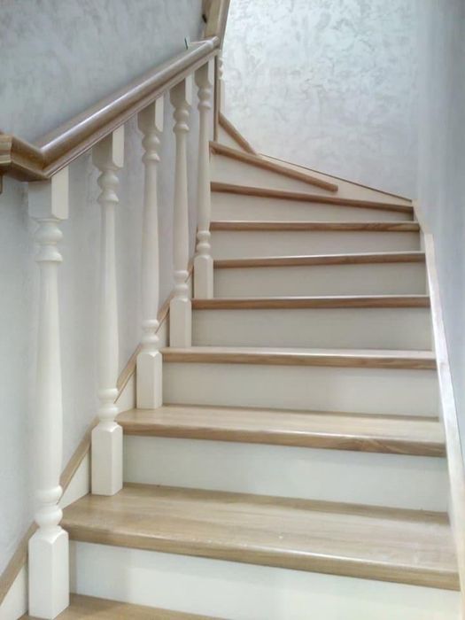 Виготовлення деревʼяних сходів на замовлення – якісно, швидко, надійно